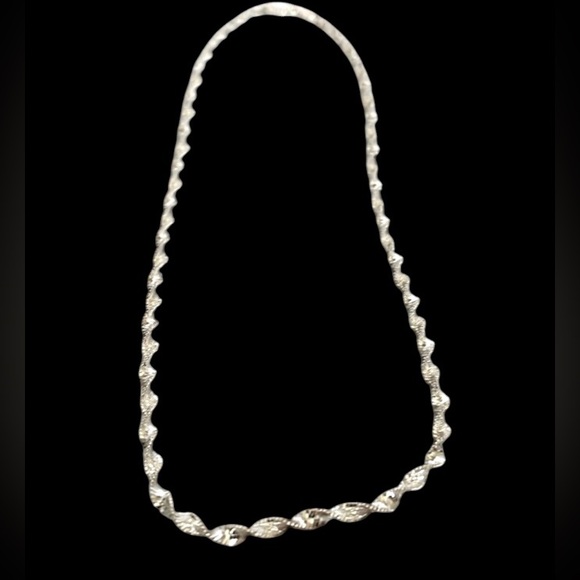 925 Italy Sterling Silver Twisted Herringbone Ribbon Necklace 18” - Picture 1 of 3